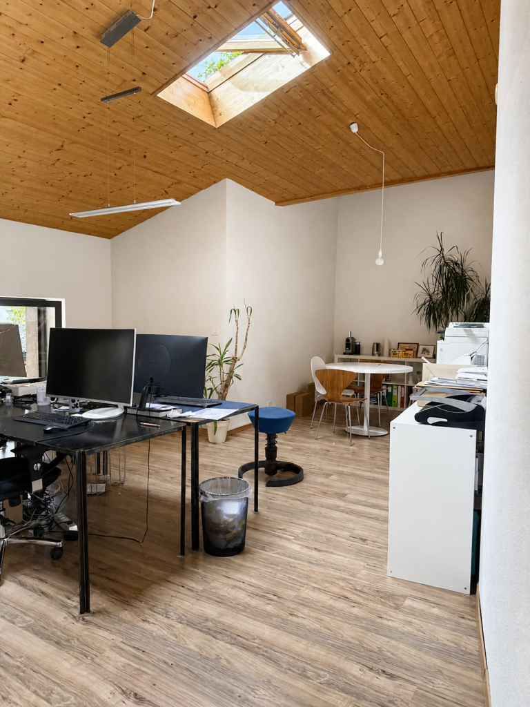 Local commercial / bureau à louer – Rue du Rhône 18, Sion