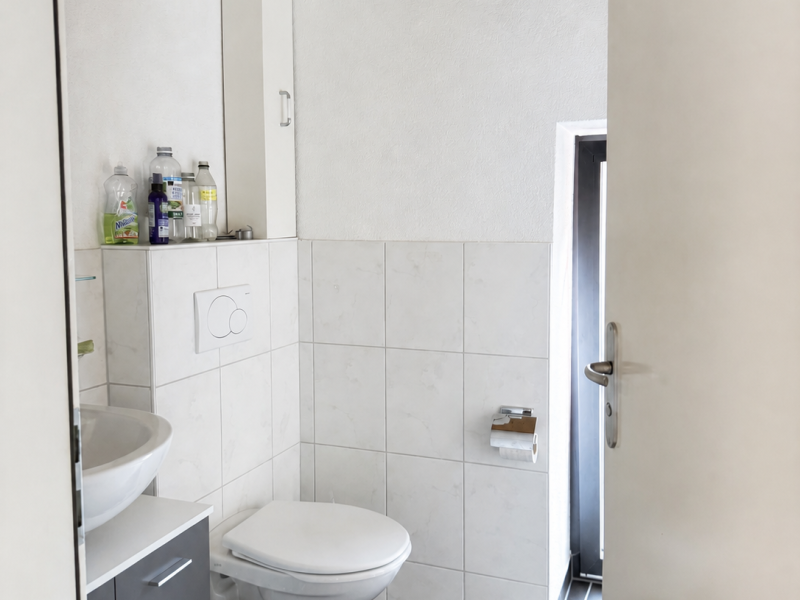 WC privatif du local commercial à louer à Sion