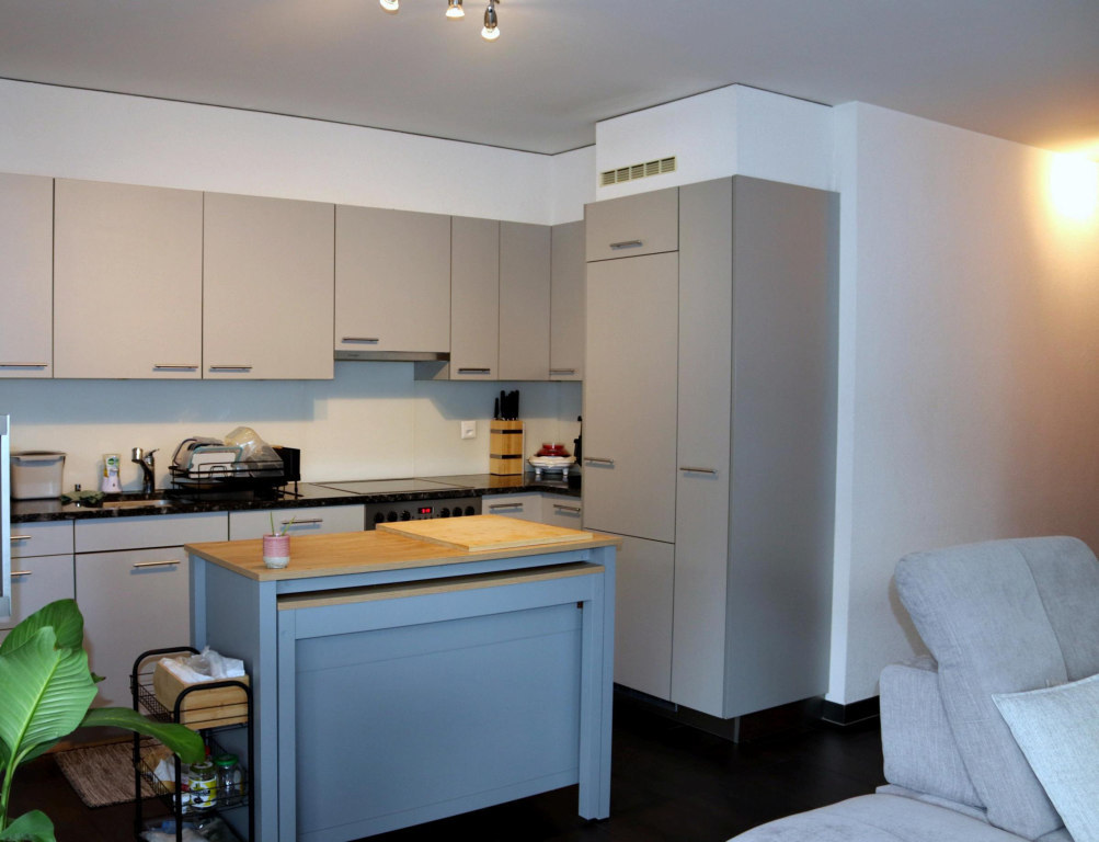Séjour lumineux de l’appartement à Conthey